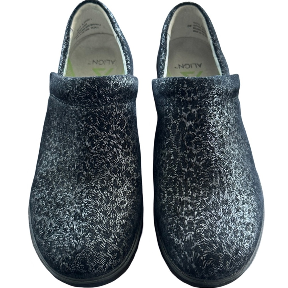 Indya Midnight Leopard Align Nurse Mates Black & Silver Size 8W